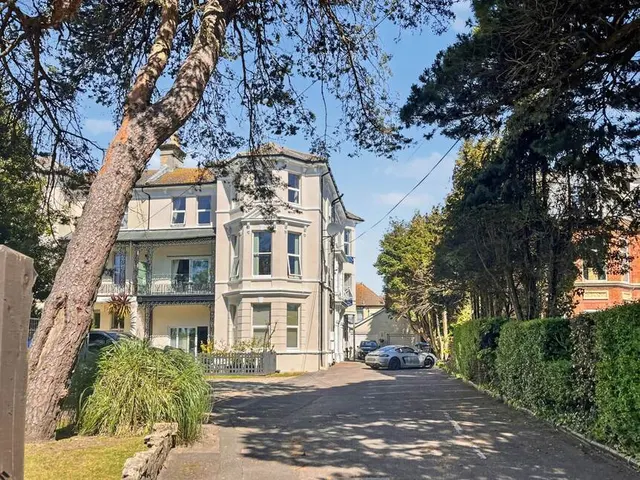 Owls Road, BH5, photo 2
