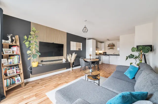 Alderson Grove, Hersham, KT12, photo 2
