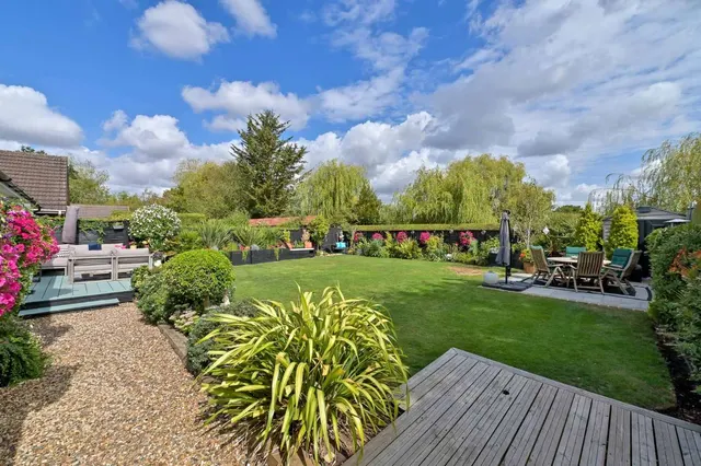 Manor Grove, Fifield, SL6, photo 2