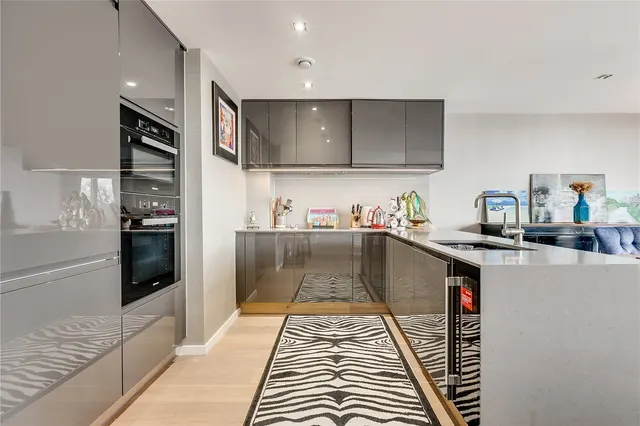Farm Lane, London, SW6, photo 1