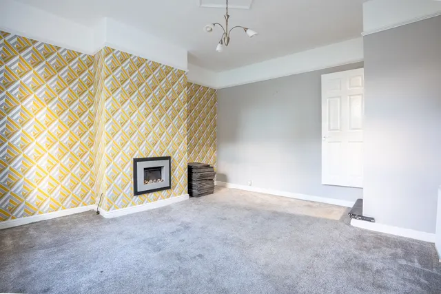 Bridge Street, Morley, LS27, photo 3