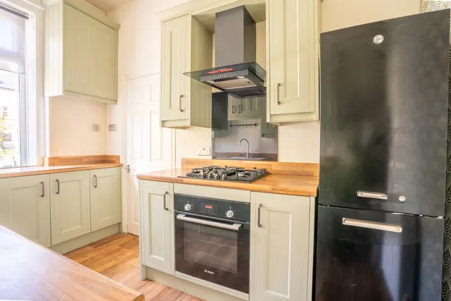 Bridge Street, Morley, LS27, photo 2