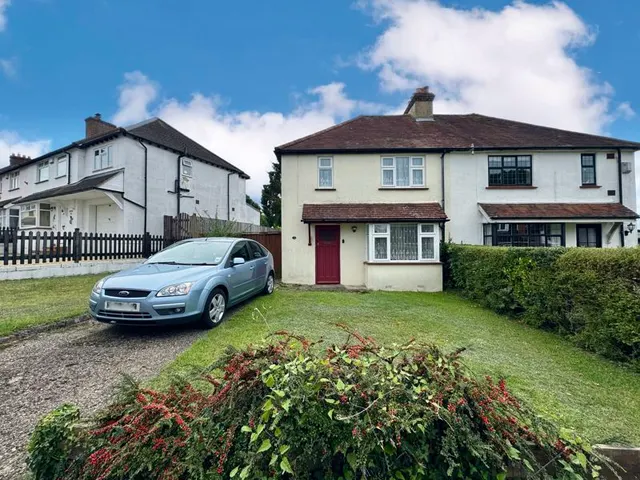 The Crescent, High Wycombe HP13 6JR, photo 1