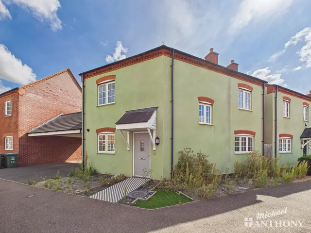 Siddington Drive, Aylesbury, HP18 0UE, photo 1