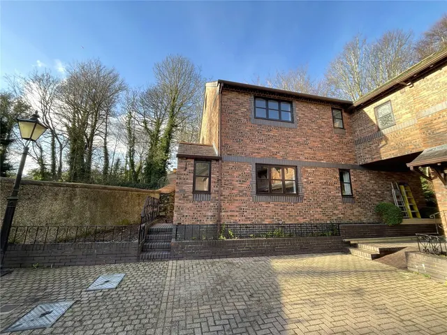 2 bedroom house, Stable Mews, Beaumaris