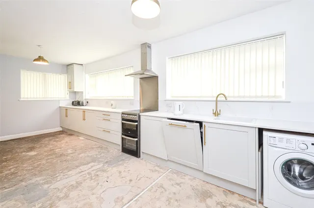 Conway Road, Colwyn Bay, LL29, photo 2