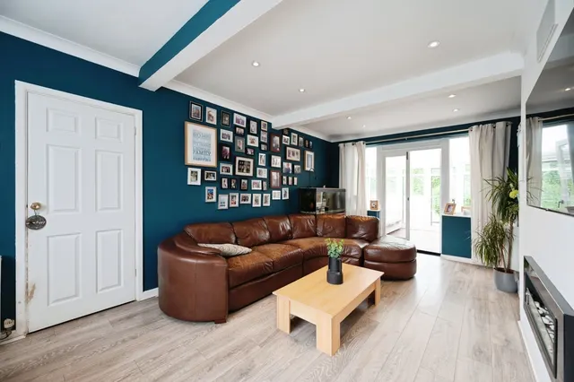 Elm Close Estate, Hayling Island, PO11, photo 3