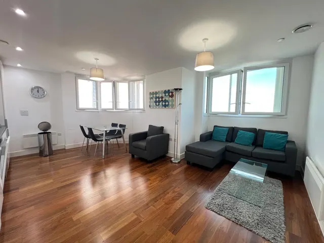 Hagley Road, Birmingham, B16, photo 2