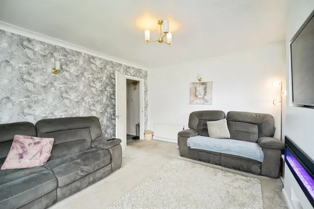 Cliffe View, Allerton, BD15, photo 3