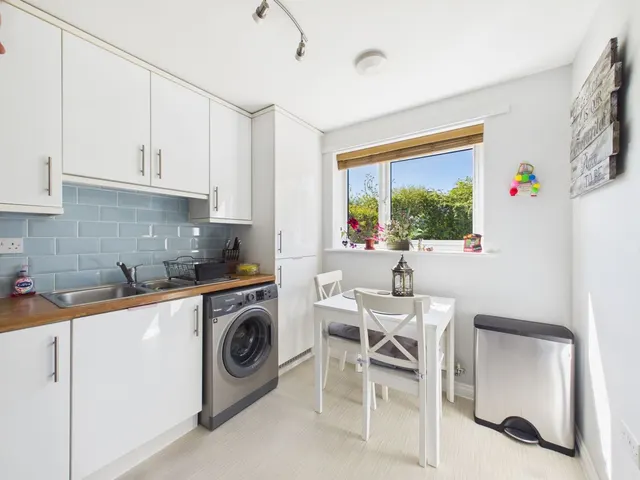Vickers Way, Upper Cambourne, CB23, photo 2