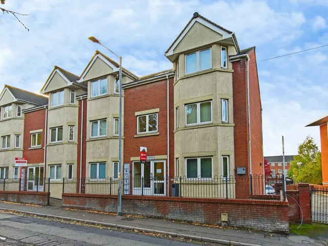 Hewell Road, Redditch, B97, photo 1