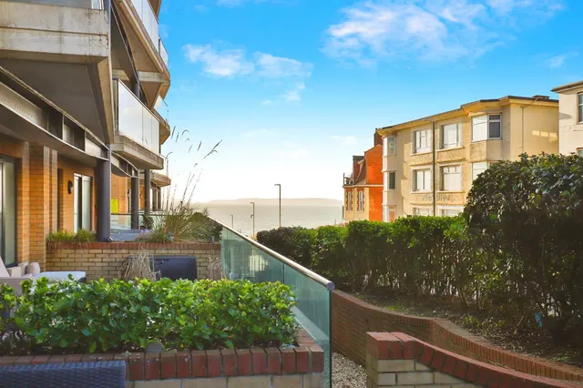 Marina Close, Bournemouth, BH5, photo 1