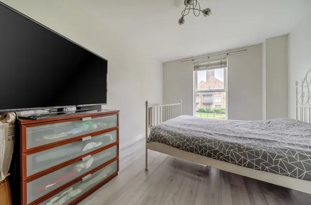 Photo 3 — Esparto Way, South Darenth, DA4