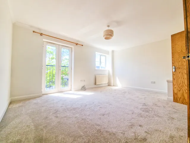 Photo 2 — Hayling Close, Brandlesholme, Bury, BL8