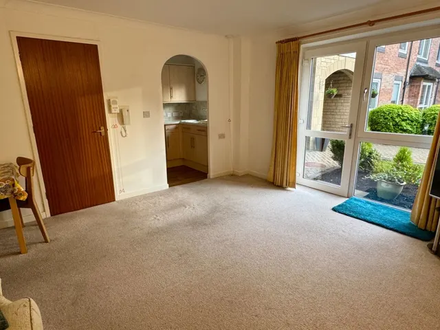 Deighton Road, LS22, photo 3