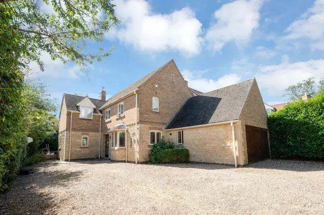 4 bedroom house, Willow Close, Whissendine, LE15