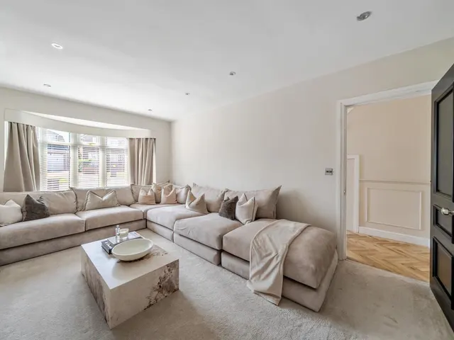 Chevet Grove, Wakefield, photo 3