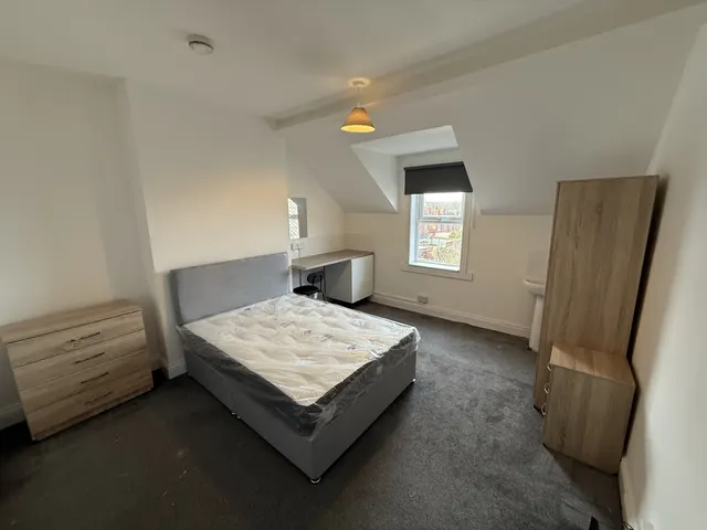 Photo 2 — Room To Rent, Balby Road, Balby, DN4 0NE