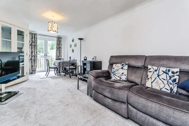 Croydon Road, Caterham, Surrey, CR3, photo 1