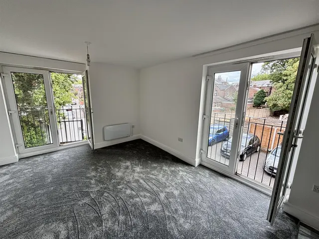 Ladybarn Crescent, Fallowfield, M14, photo 3