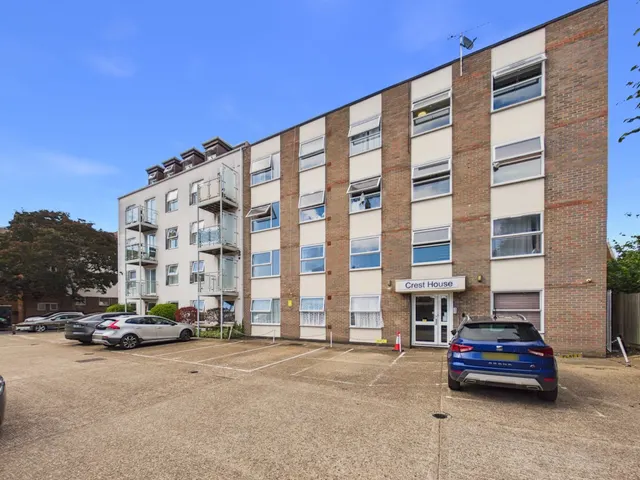 Church Road, Ashford, TW15, photo 2