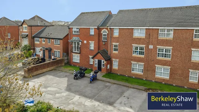 Francine Close, Liverpool, L3, photo 1