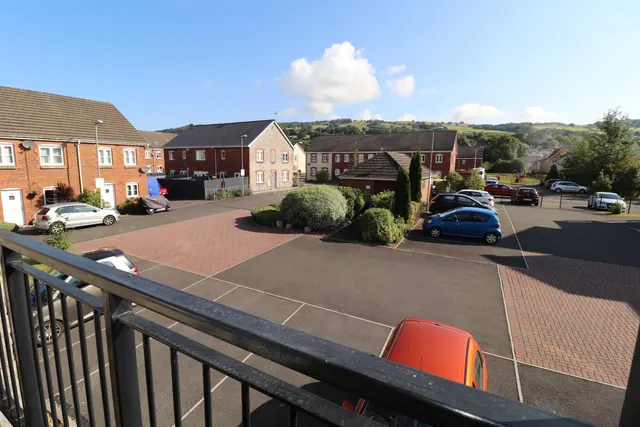 Photo 2 — Heol Gruffydd, Rhydyfelin, Pontypridd, CF37