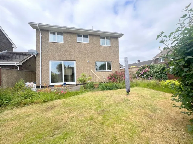 Longfellow Close, Priory Park, SA61, photo 2