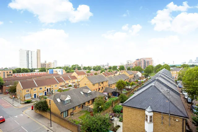 Photo 2 — Blair Street, LONDON, E14