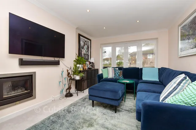 Courtlands Crescent, Banstead, SM7, photo 3