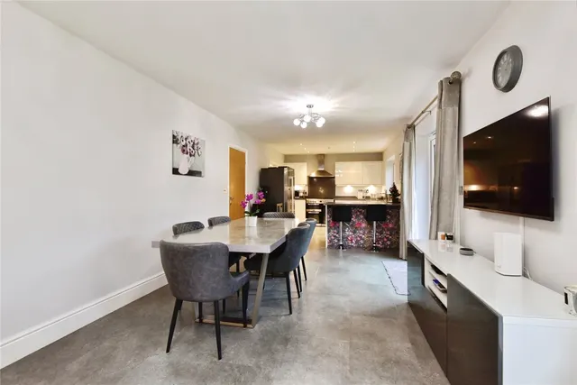 Photo 3 — Long Croft Close, Holmes Chapel, Crewe, Cheshire, CW4