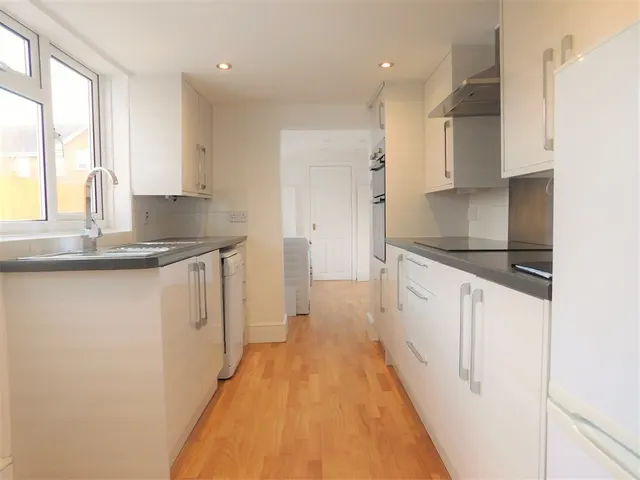 Pole Hill Road, Uxbridge, Greater London, UB10 0PZ, photo 1