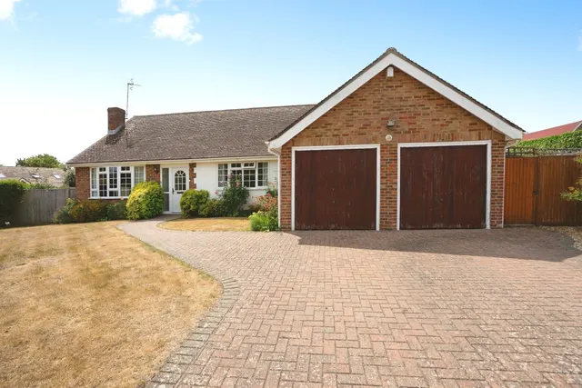 St. Peters Road, Seaford, BN25, photo 1