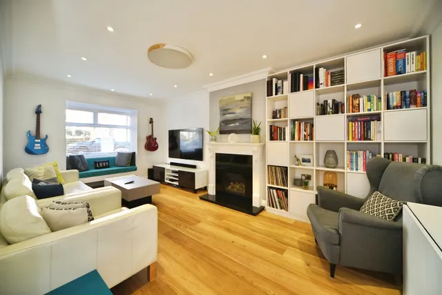 Photo 2 — The Limes Avenue, London, N11