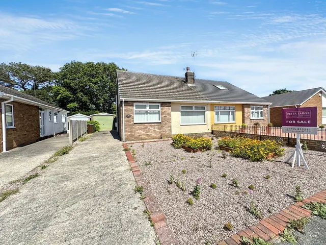 Turnberry Drive, Abergele, Conwy, LL22 7UD, photo 1