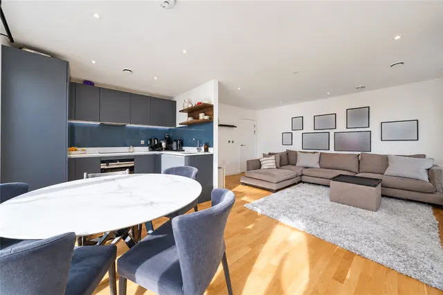 Hawthorne Crescent, London, SE10, photo 2