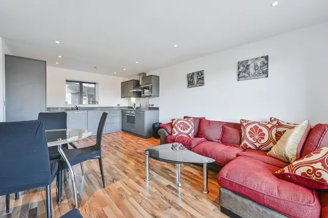 Photo 3 — 36 Kings Quarter Apartments, 170 Copenhagen Street, London