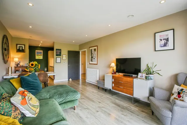 Purbeck Gardens, London, SE26, photo 1