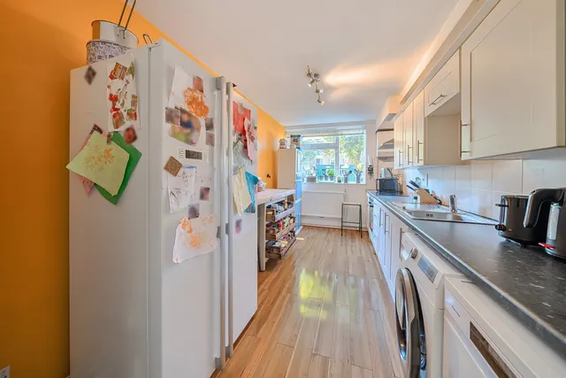 Neville Close, Peckham, SE15, photo 3