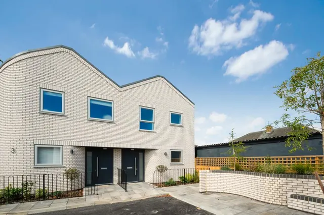 Rothbury Row, Isleworth, TW7, photo 1