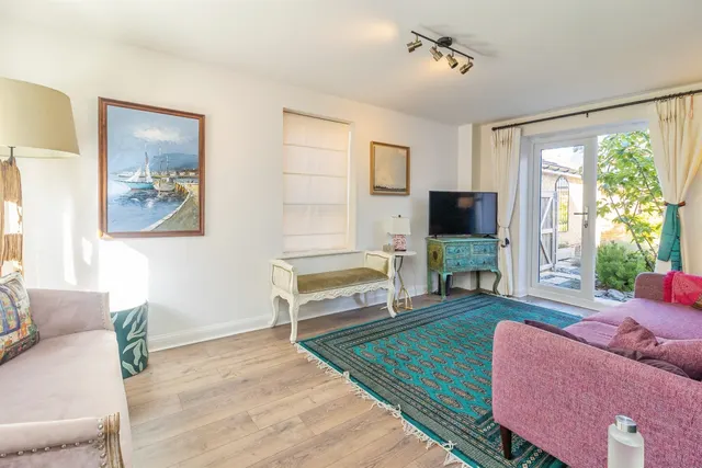 Peninsular Court, Brooklands, MK10, photo 3