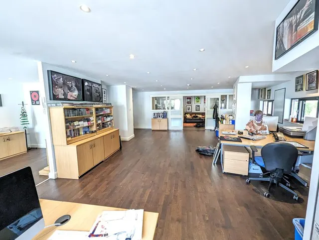 LARGE OFFICE TO LET WELLINGTON ROAD..., photo 1