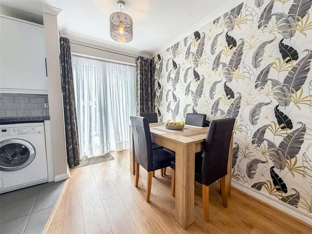 Photo 3 — Brindle Close, Aldershot, Hampshire, GU11 3UF