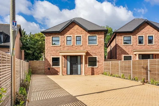 Pipers Green Lane, Edgware, HA8, photo 1