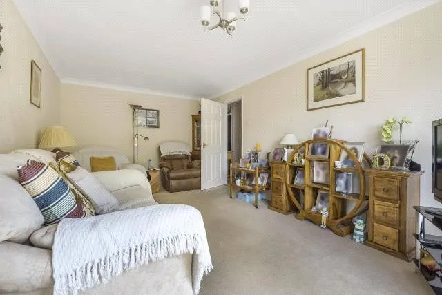 Armadale Court, Reading, RG30, photo 2