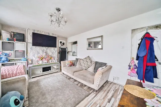 Forest Street, London, E7, photo 3