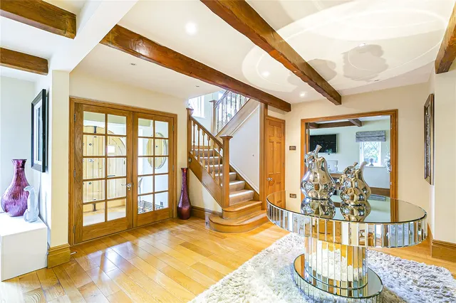 Photo 2 — Beech Hill Avenue, Hadley Wood, EN4 0LN