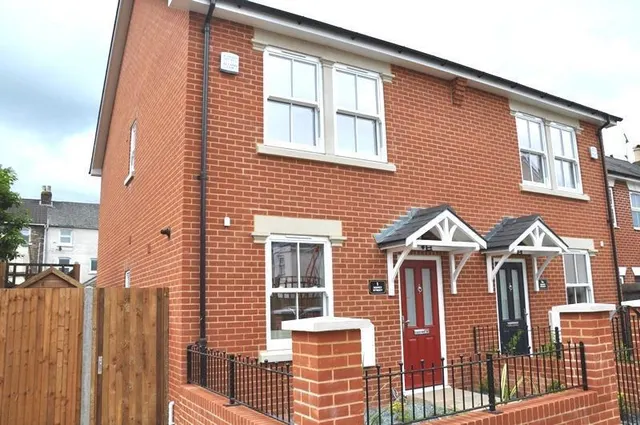Sidney Street, Salisbury, photo 1