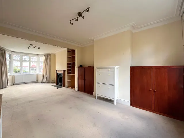 Photo 3 — Summerlee Gardens, East Finchley, N2