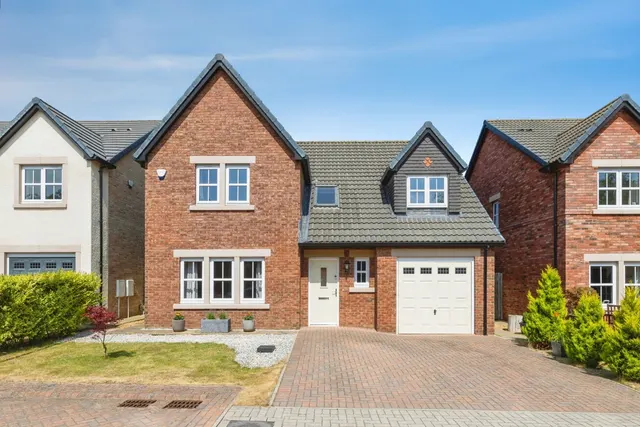 Page Drive, DARLINGTON, County Durham, DL2, photo 1